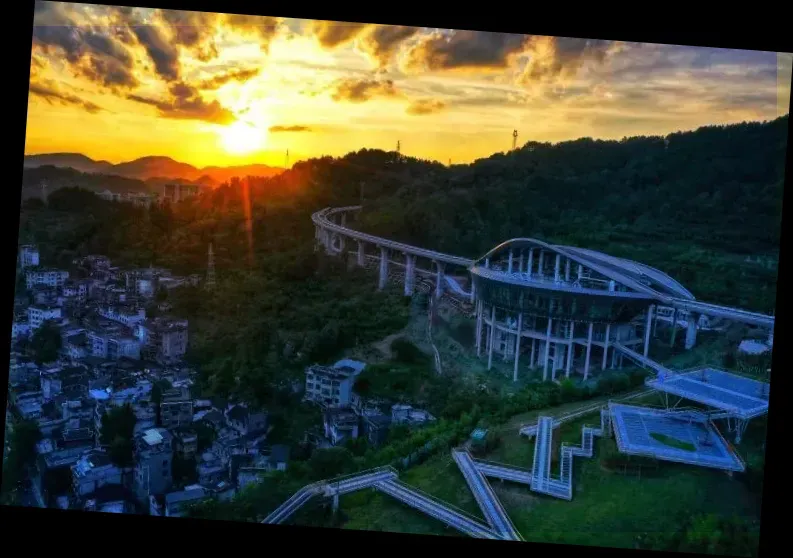 FengHuang Maglev Cultural Tourism