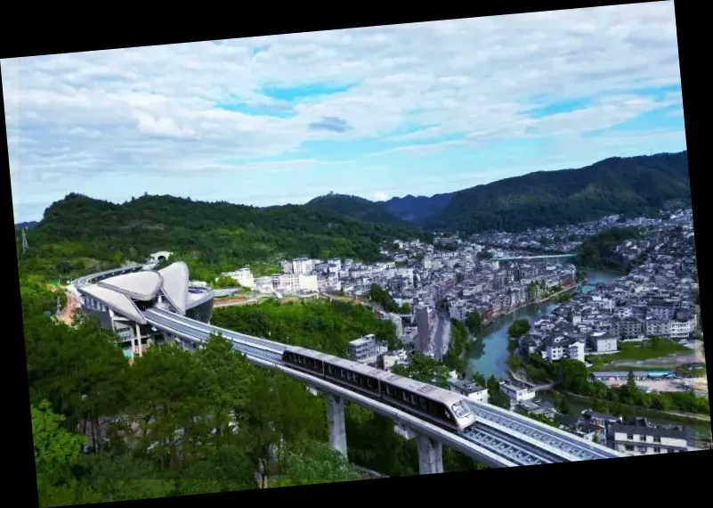 FengHuang Maglev Cultural Tourism